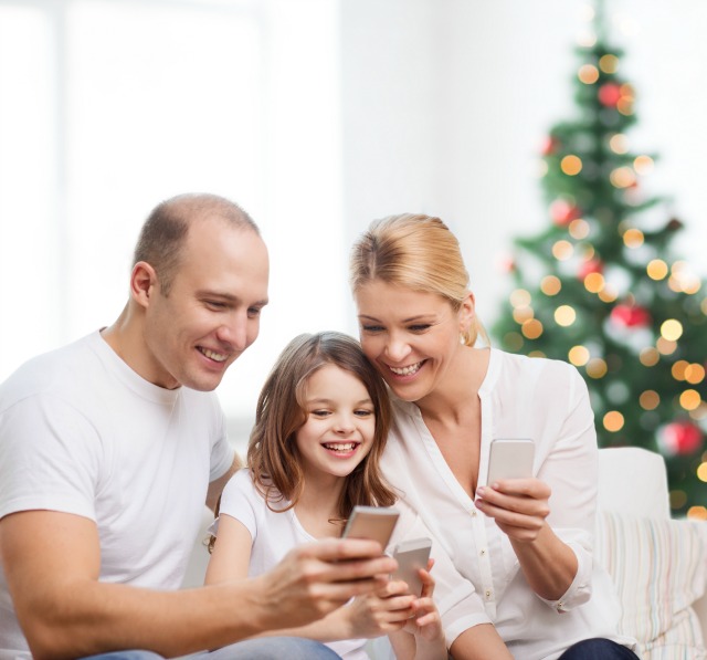 Tips For Giving Your Teen Their First Smartphone For the Holidays